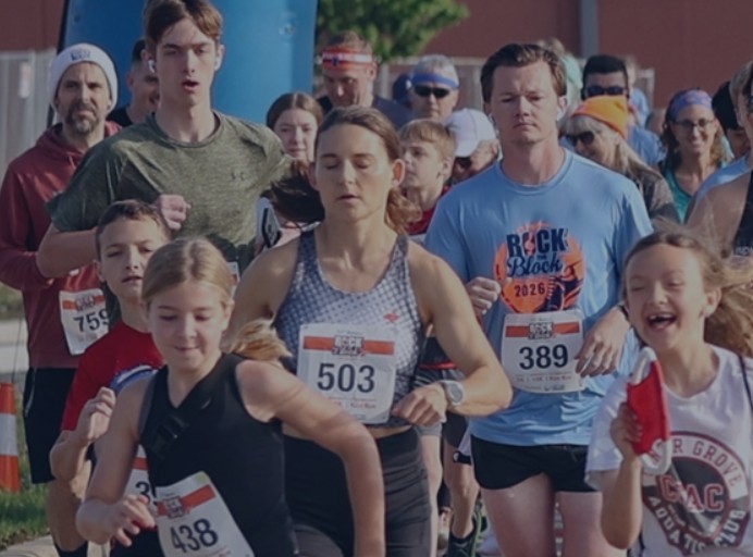 Photo of runners running in a race