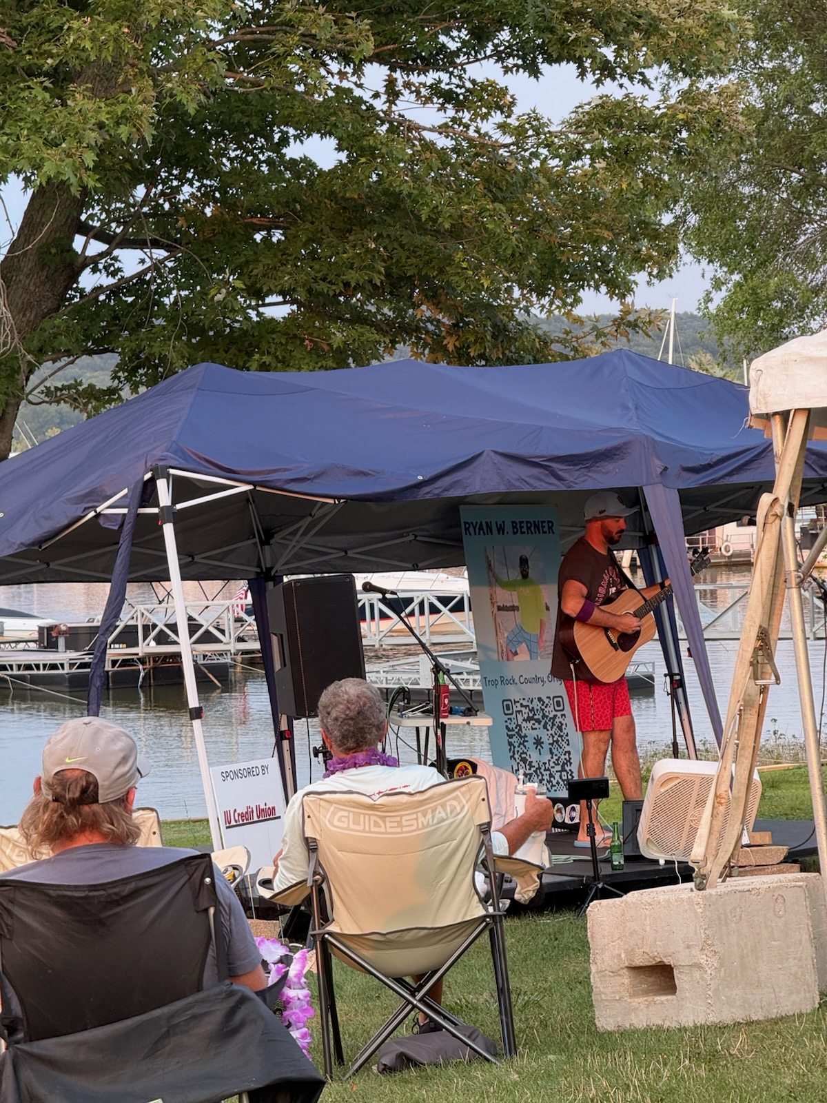 photo of musician at the Lake Monroe Water Fund Beach Bash
